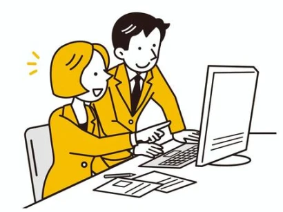 画面を見ながら説明する女性