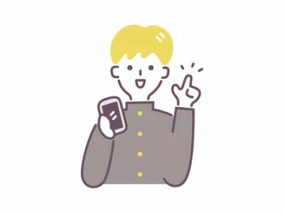 スマホを見せる男子学生